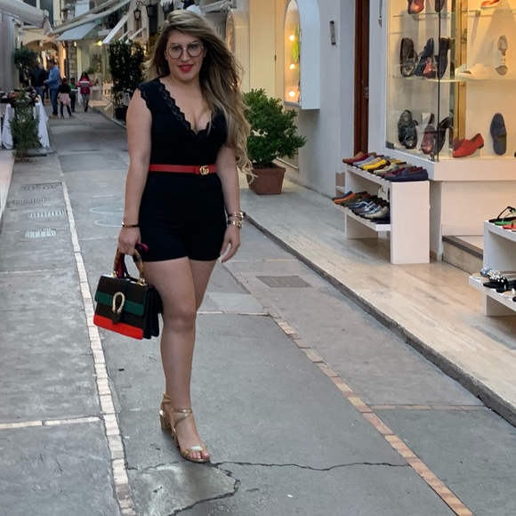 Black short sleeve romper - Picture 3 of 3